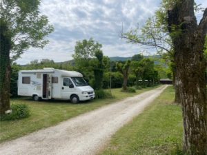 Emplacement Camping Car - Caravane - Tente